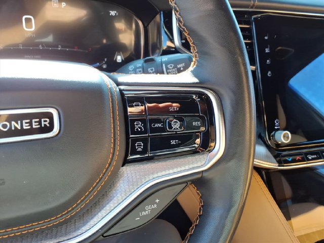 Used 2023 Jeep Grand Wagoneer L Series III w/ Rear Seat Video Group 1 AWD/4WD image 22