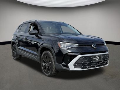 New 2025 Volkswagen Taos SE