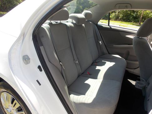 Used 2010 Toyota Corolla image 6