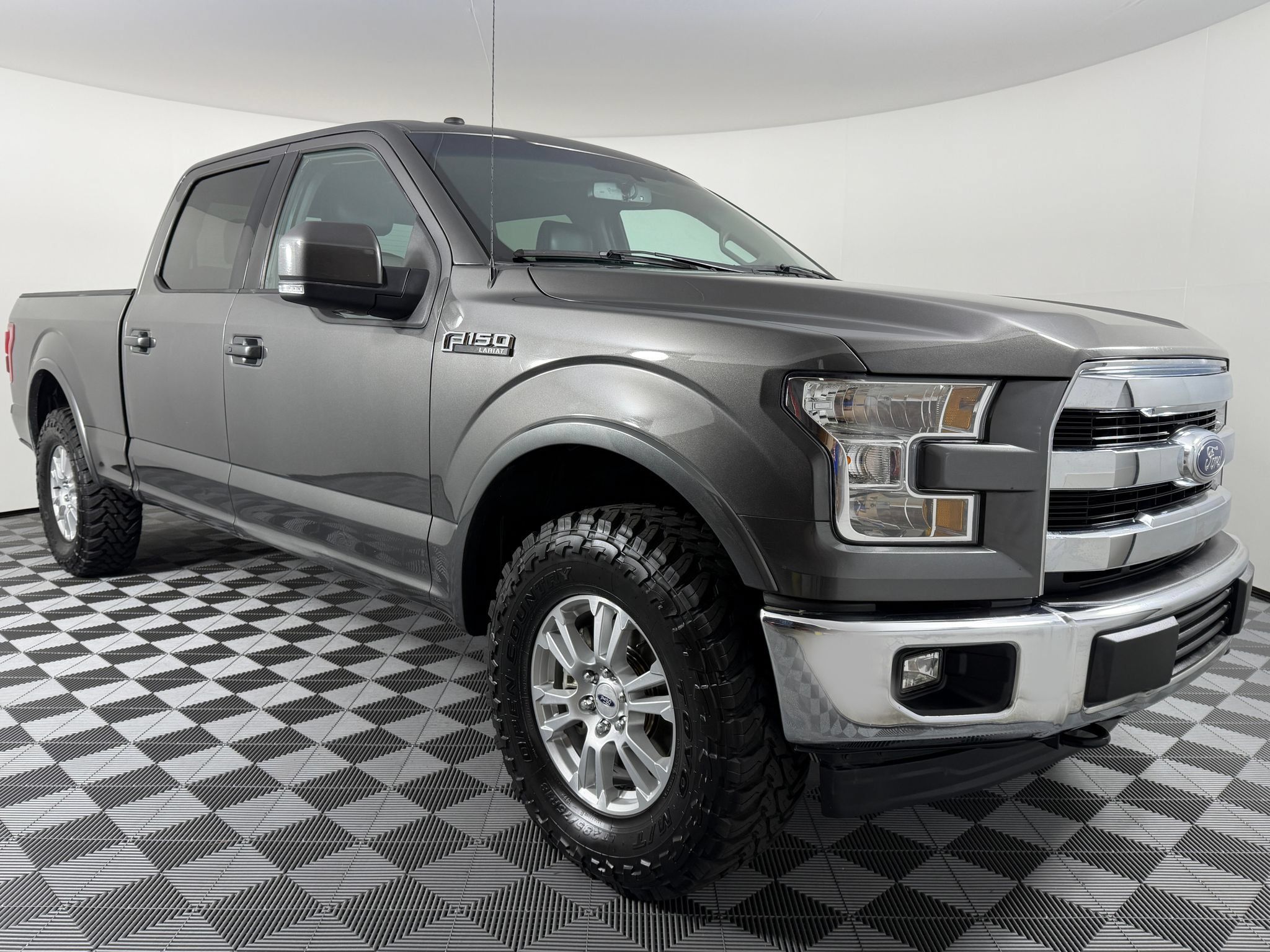 Used 2017 Ford F150 Lariat w/ Equipment Group 501A Mid AWD/4WD image 6