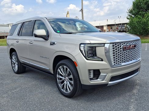 Used 2023 GMC Yukon Denali w/ LPO, Floor Liner Package AWD/4WD image 40