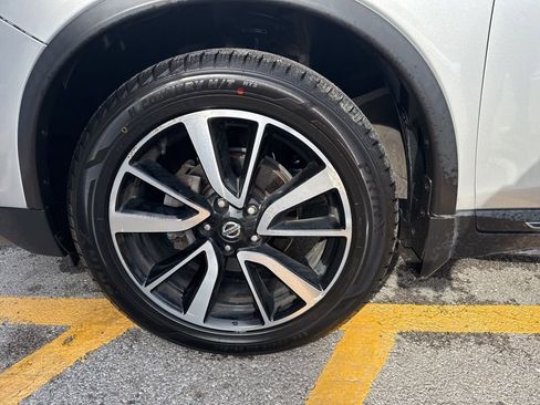 Used 2020 Nissan Rogue SL image 11