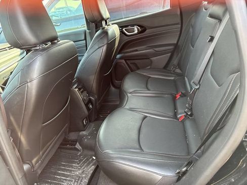 Used 2023 Jeep Compass Limited AWD/4WD image 9