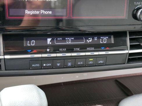 Certified 2021 Toyota Sienna LE FWD image 15