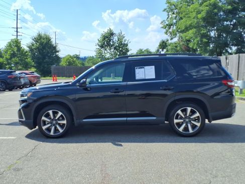 Used 2025 Honda Pilot Elite image 4
