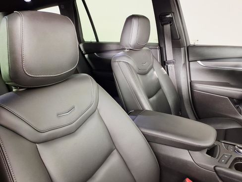 Certified 2024 Cadillac XT6 Luxury FWD image 10