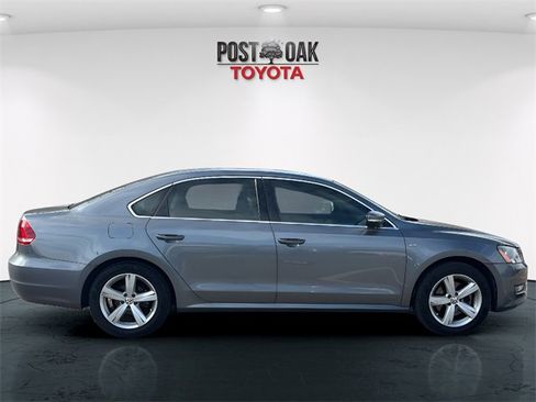 Used 2015 Volkswagen Passat 1.8T Limited Edition image 8