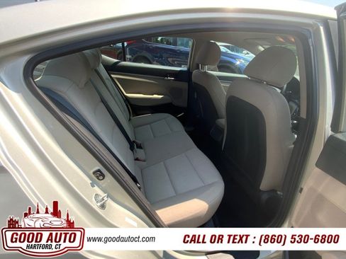 Used 2017 Hyundai Elantra SE w/ Cargo Package FWD image 16