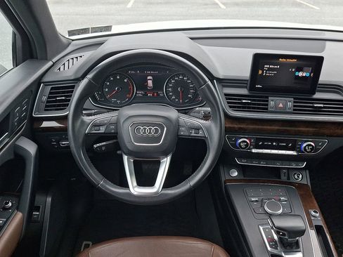 Used 2020 Audi Q5 2.0T Premium w/ Convenience Package AWD/4WD image 11