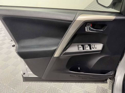 Used 2014 Toyota RAV4 XLE image 9