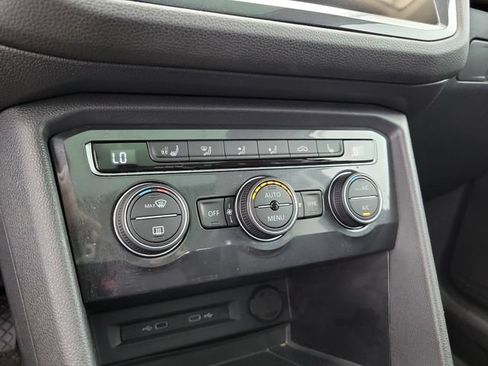 Used 2021 Volkswagen Tiguan SEL FWD image 31