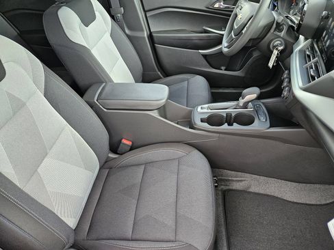 New 2026 Chevrolet Trax LS w/ LS Convenience Package FWD image 15