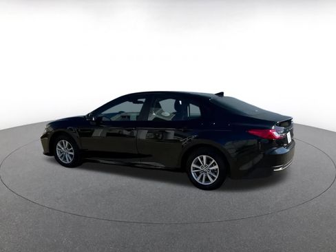 Used 2025 Toyota Camry LE image 9