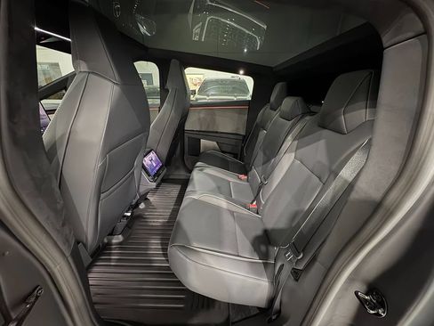 Used 2025 Tesla Cybertruck AWD Crew Cab image 28