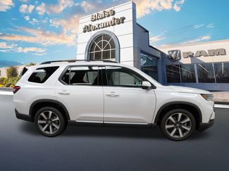 Used 2025 Honda Pilot Elite video 2