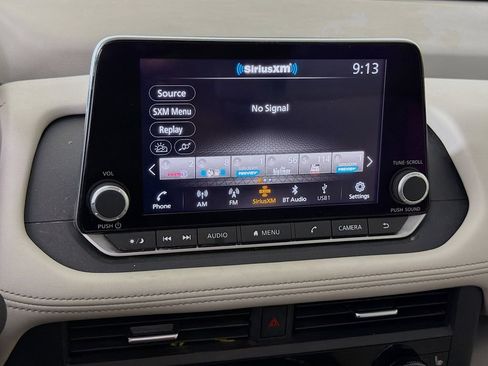 Used 2024 Nissan Rogue SV w/ SV Premium Package FWD image 18