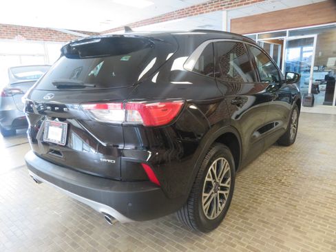 Used 2020 Ford Escape SEL image 4