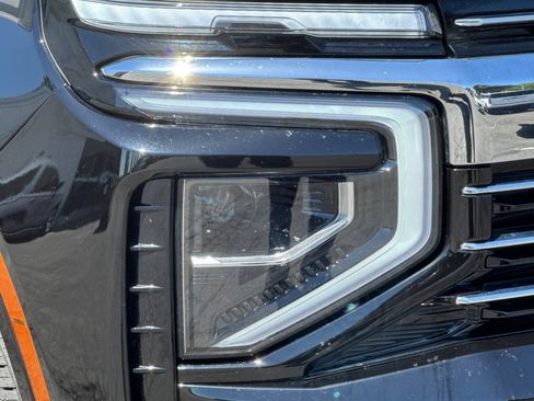 Used 2025 Chevrolet Suburban LT RWD image 45