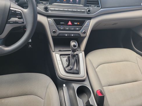 Used 2017 Hyundai Elantra SE FWD image 18