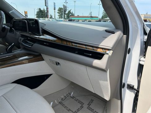 Used 2023 Cadillac Escalade Premium Luxury Platinum image 27
