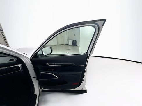 Used 2025 Kia Telluride S image 35