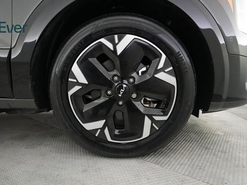 Used 2024 Kia Niro Wave w/ Wave Preserve Package image 22