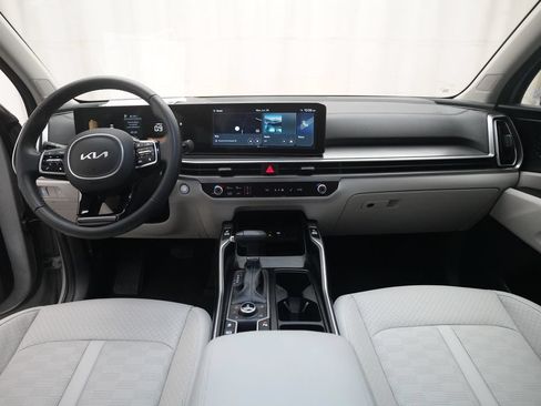 Used 2024 Kia Sorento S w/ Panoramic Sunroof Package AWD/4WD image 5