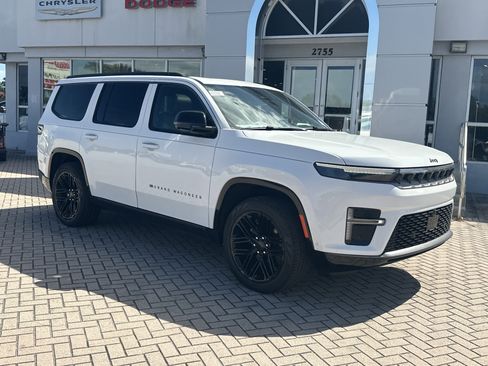 New 2026 Jeep Grand Wagoneer Limited AWD/4WD image 4