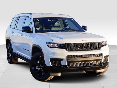 New 2025 Jeep Grand Cherokee L Laredo image 2