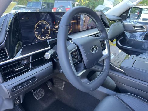 New 2026 INFINITI QX80 Luxe w/ Cargo Package image 11