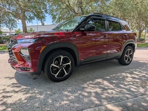 Used 2022 Chevrolet TrailBlazer RS FWD image 3