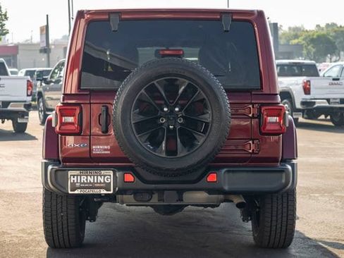Used 2021 Jeep Wrangler Unlimited Sahara AWD/4WD image 4