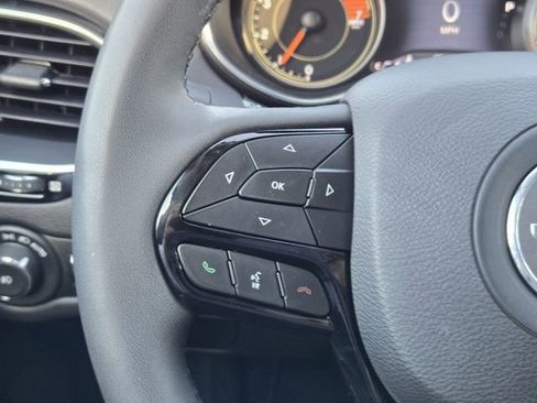 Certified 2023 Jeep Cherokee Altitude Lux image 28