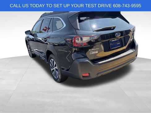 Used 2024 Subaru Outback Premium AWD/4WD image 3