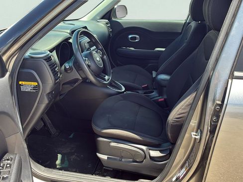 Used 2016 Kia Soul FWD image 22