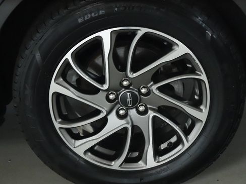 Used 2022 Lincoln Corsair AWD w/ Equipment Group 101A image 10
