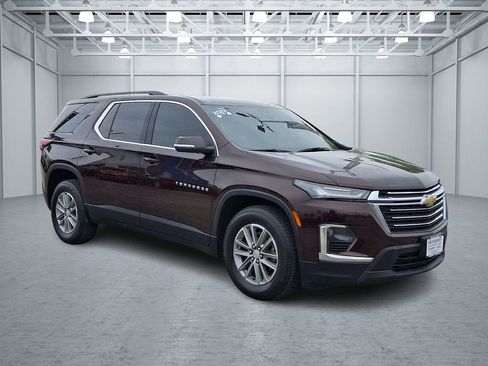 Certified 2023 Chevrolet Traverse LT FWD image 4