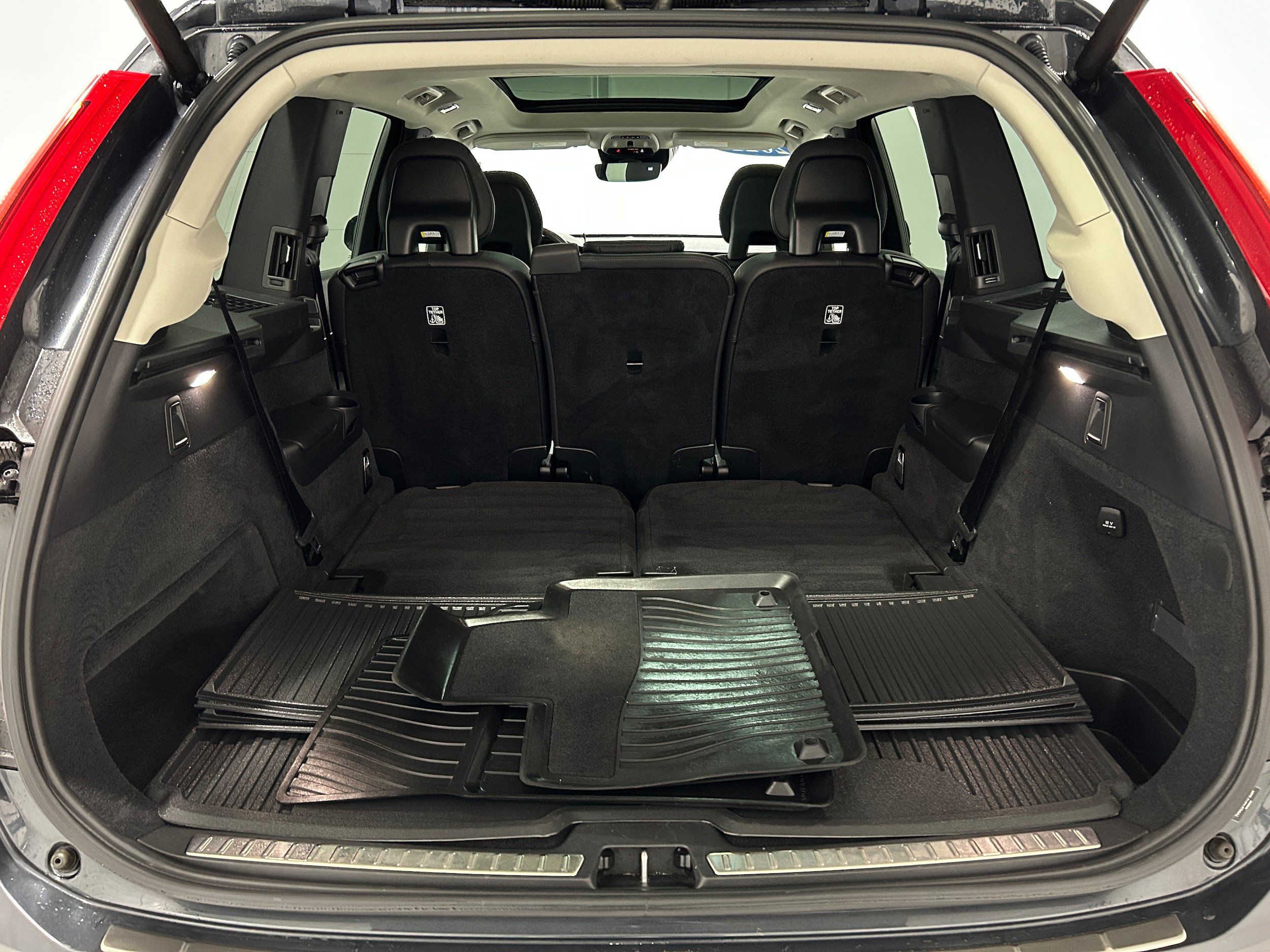 Used 2021 Volvo XC90 T6 Momentum w/ Climate Package AWD/4WD image 35