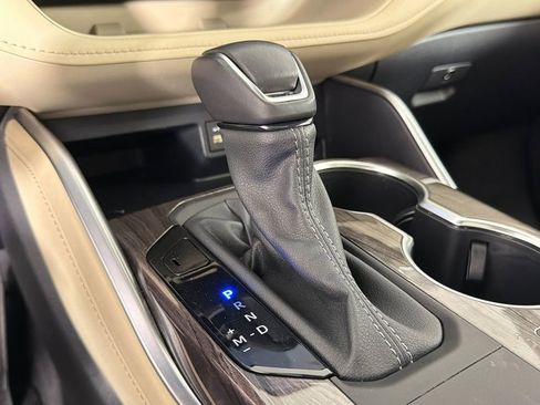 Used 2024 Toyota Highlander Limited image 33