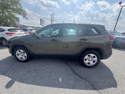Used 2015 Jeep Cherokee Sport w/ Cold Weather Group AWD/4WD image 2