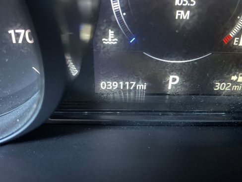 Used 2017 Land Rover Range Rover Sport SE image 25