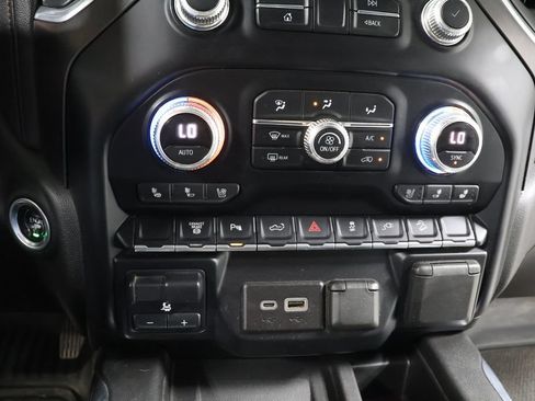 Used 2022 GMC Sierra 2500 AT4 w/ AT4 Preferred Package AWD/4WD image 10