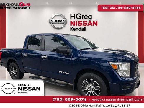 Used 2021 Nissan Titan SV w/ SV Convenience Package RWD image 1