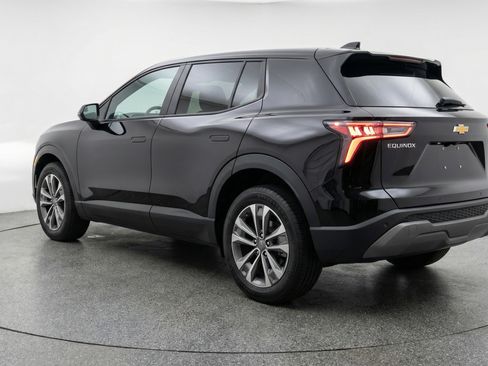 Used 2025 Chevrolet Equinox LT image 6