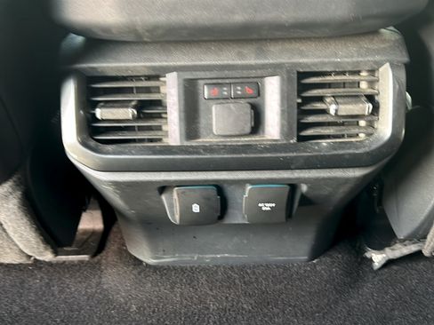 Used 2022 Ford F150 Lariat w/ Equipment Group 502A High AWD/4WD image 7