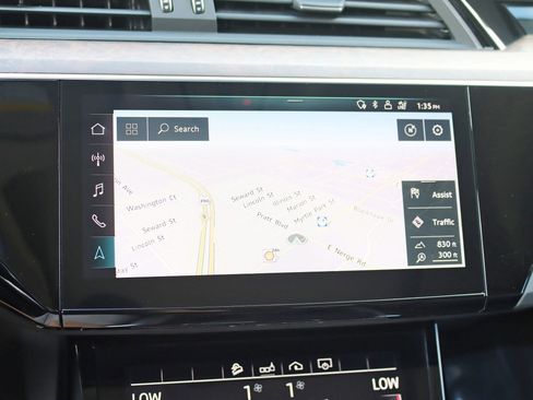 Used 2019 Audi e-tron Premium Plus image 19