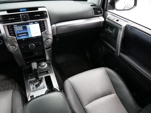 Used 2020 Toyota 4Runner SR5 Premium image 16