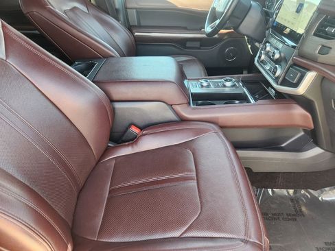 Used 2023 Ford Expedition Max Limited image 14