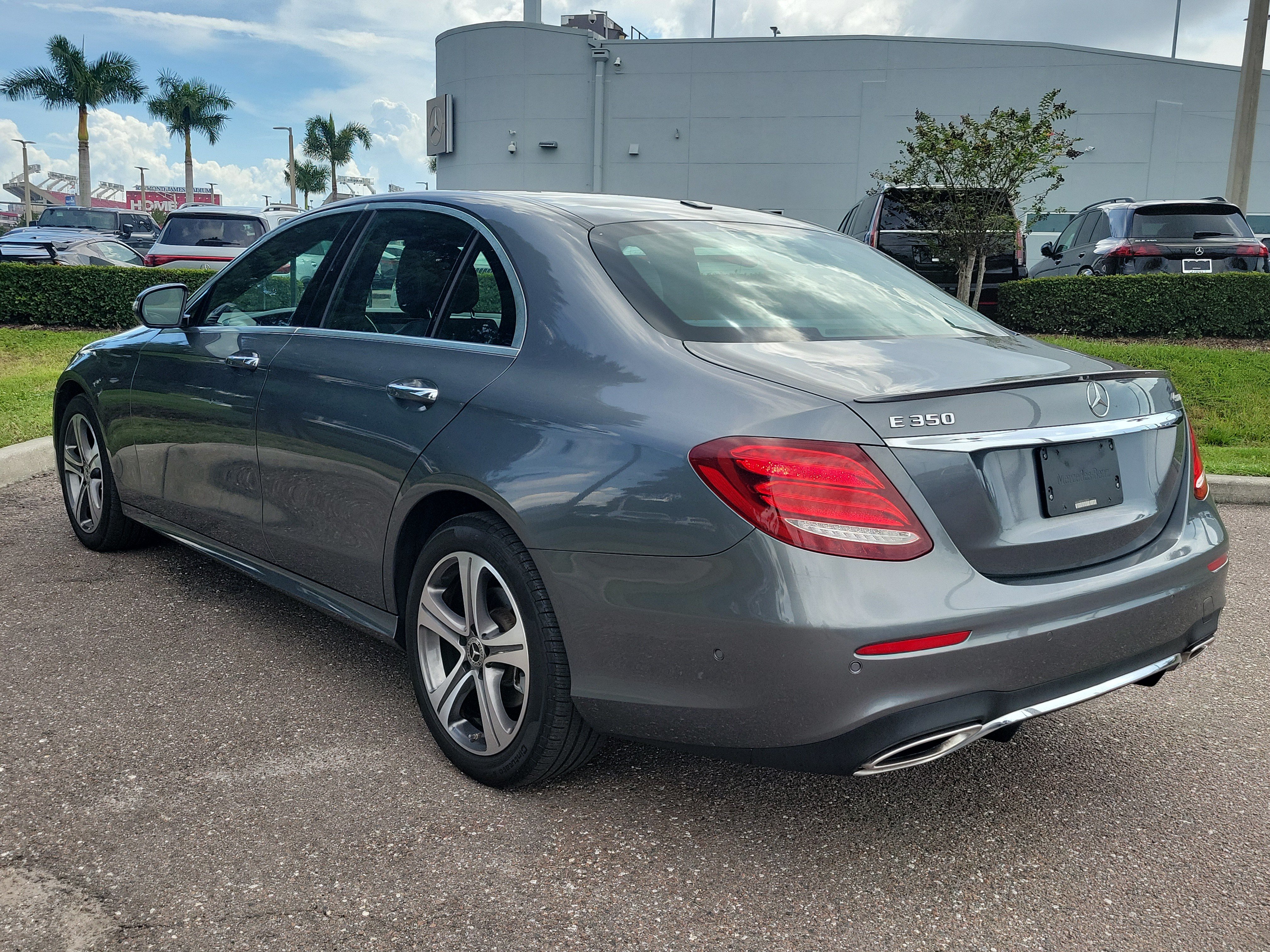 Used 2020 Mercedes-Benz E 350 4MATIC Sedan image 5