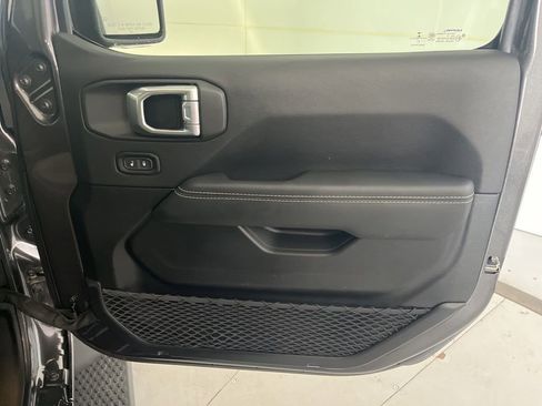 Used 2021 Jeep Wrangler Unlimited Sahara AWD/4WD image 29
